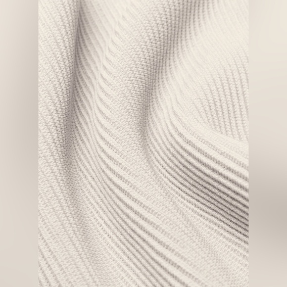 Babaton Sculpt Knit Cropped Tube Top - Picture 11 of 11